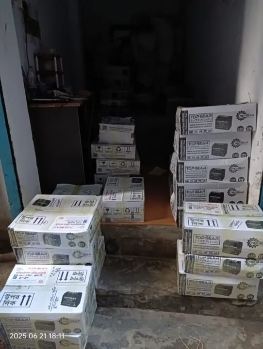 TOP GEAR Battery cartons arranged near the business entrance